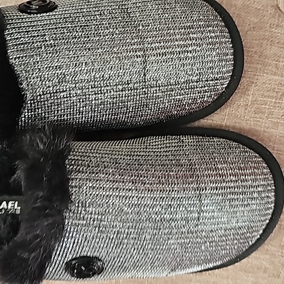 Slippers - Picture 5 of 5